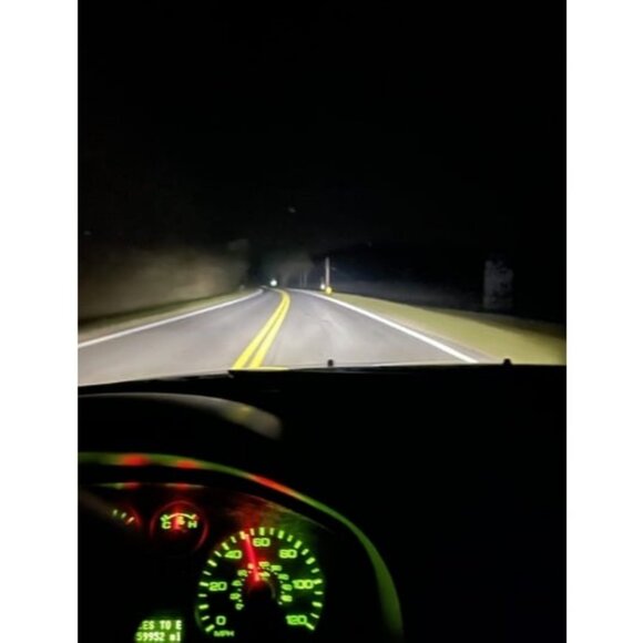 Bulbs or Fog Light, 22000LM Super Bright H11 Low Beam Fog Light - Picture 2 of 3